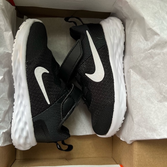 Nike Revolution 6 toddler shoes - Picture 16 of 16